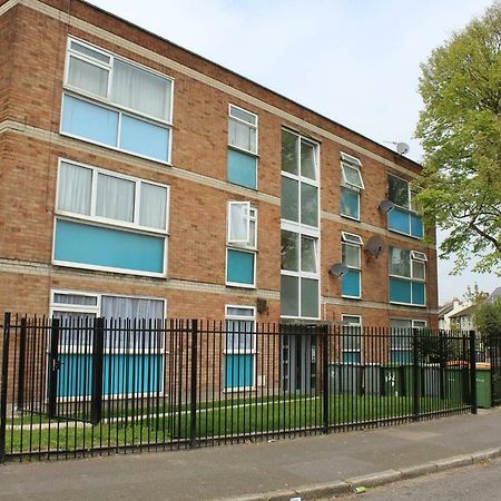 Апартаменты 25 Idmiston Road Лондон Экстерьер фото